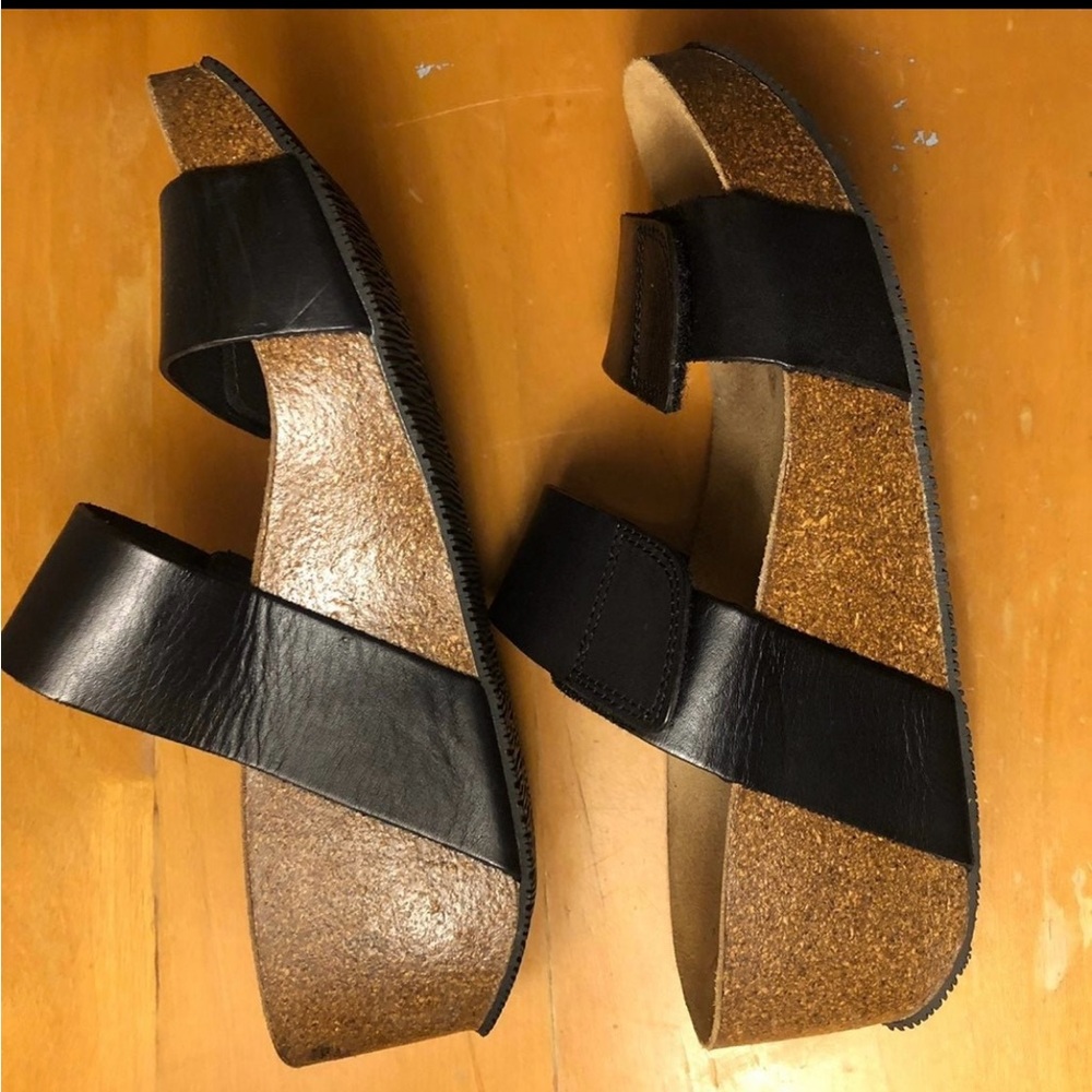 Eric Michael Lolasabbia sandals
